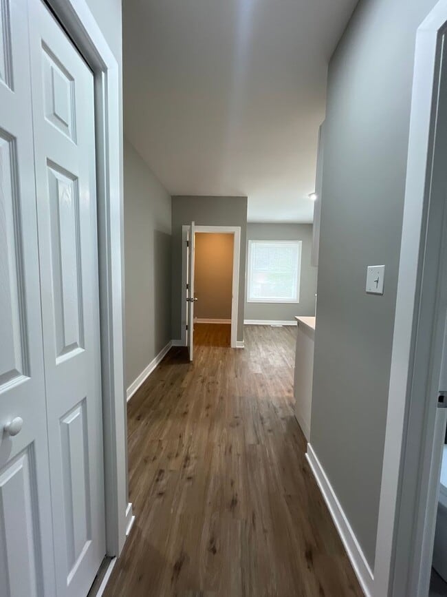 Building Photo - Newly Remodeled 3Bedroom house in Calumet ...