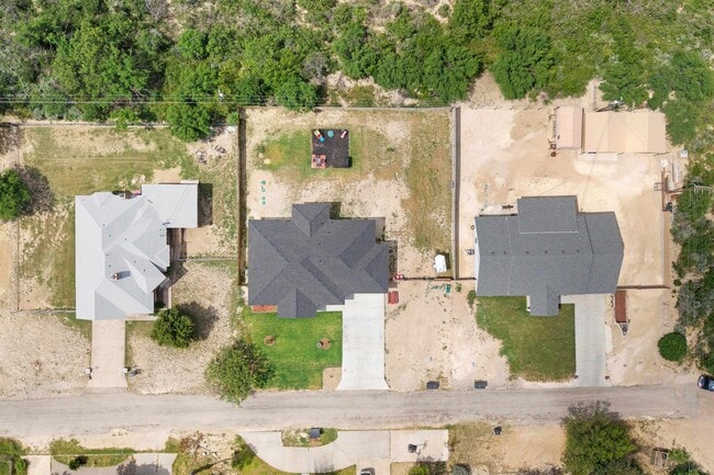 Building Photo - 204 Shadow Mountain Dr