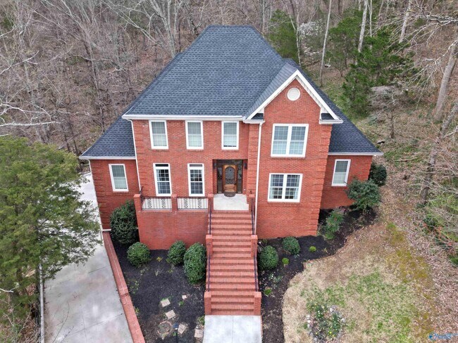 Building Photo - 1319 Chesterfield Rd SE