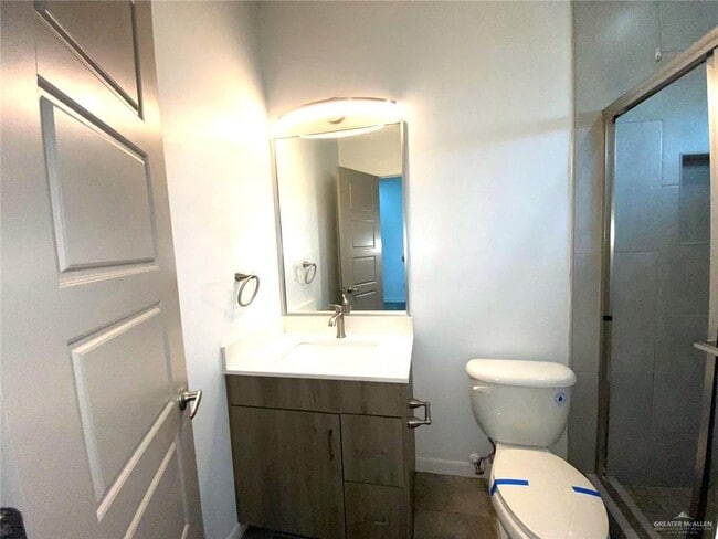 Building Photo - 14 Sprague St W