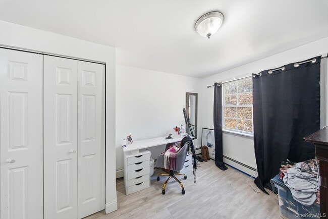 Building Photo - 4 Old Rd