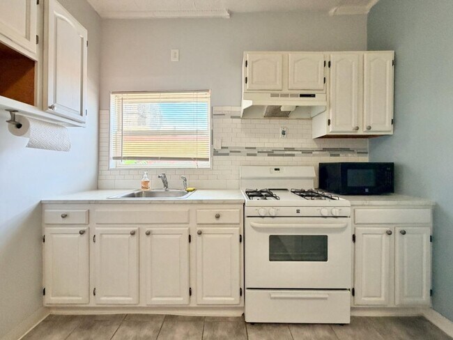 Building Photo - 514 Monastery Pl