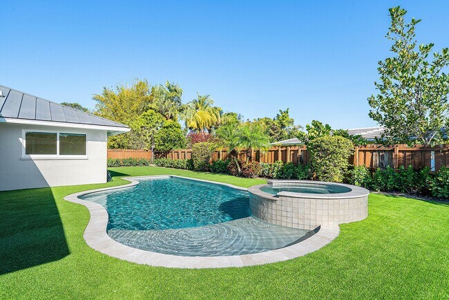 Building Photo - 1061 NW 3rd St