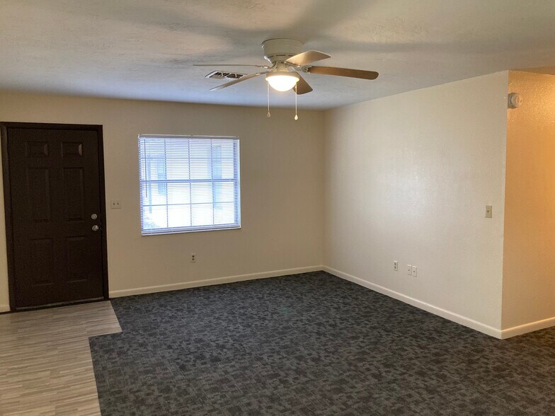 Building Photo - 4520 SW 37th Ln