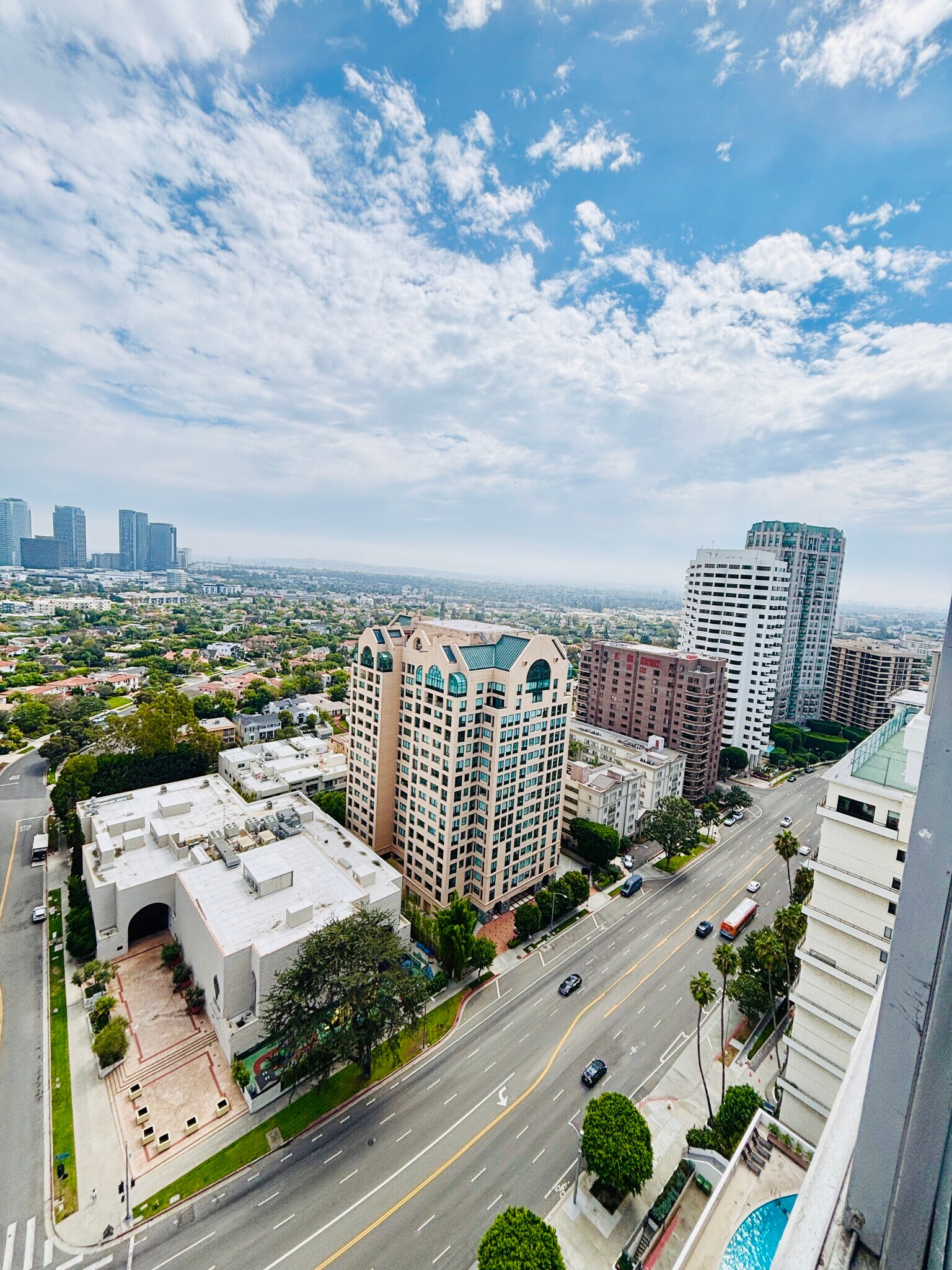 Building Photo - 10501 Wilshire Blvd