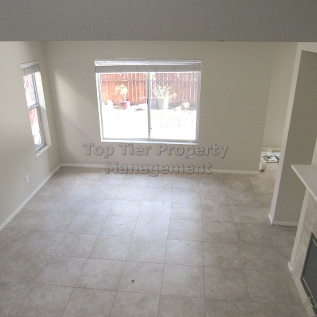 Building Photo - ****Beautiful 2 bed/2.5 bath House in Grea...