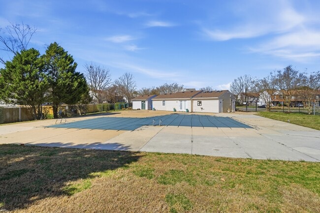 Building Photo - 3914 Wyckoff Dr