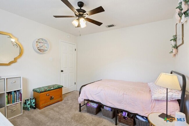 Building Photo - 840 Long Horn Trail