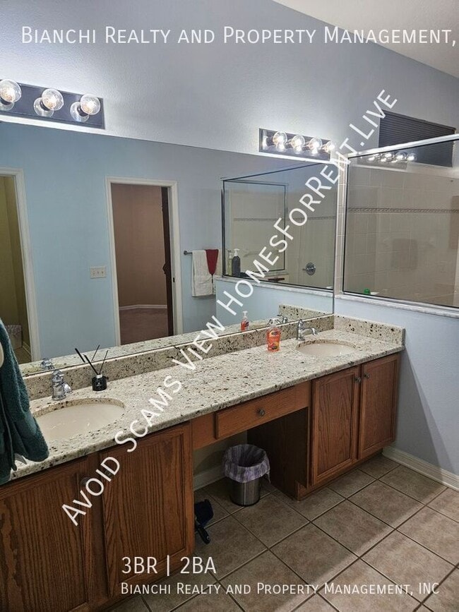 Building Photo - 16735 Shanlow Ct