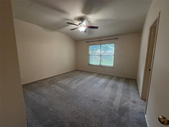 Building Photo - 3314 Blue Ridge Dr