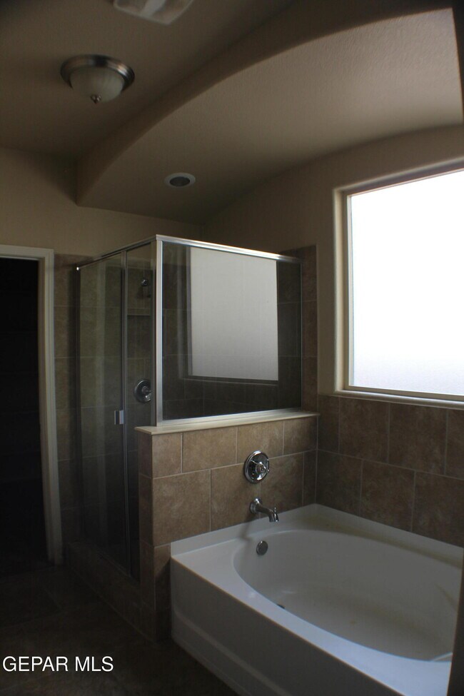 Building Photo - 12449 Chamberlain Dr