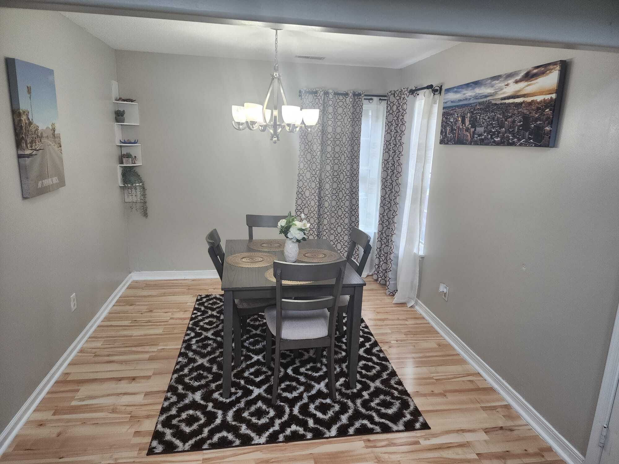 Building Photo - 300 Windy Oak Run