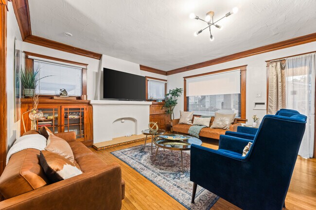 Building Photo - 732-736 Redondo Ave