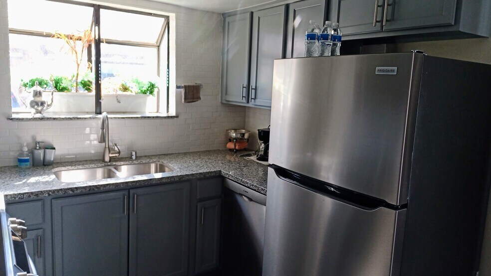 kitchen - 7200 Pirates Cove Rd