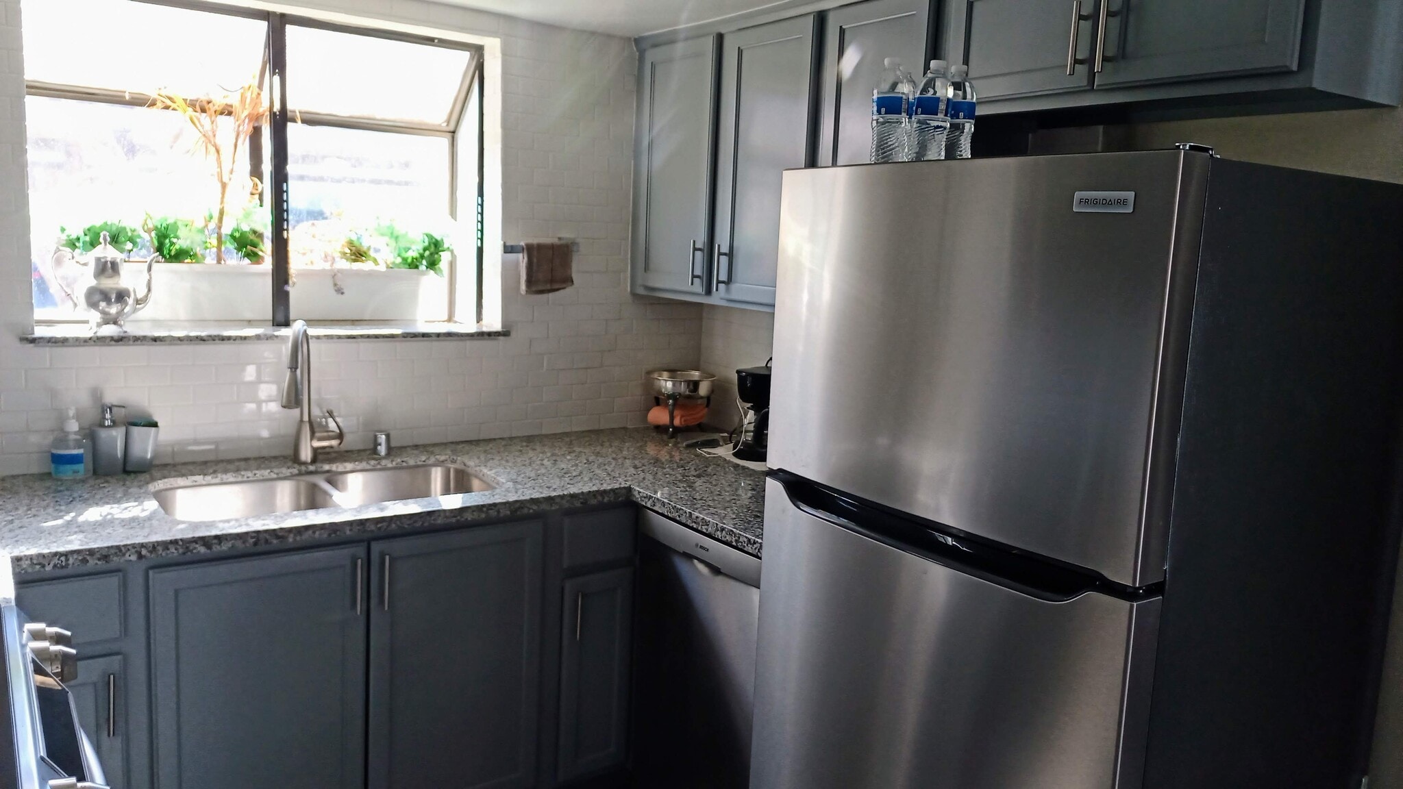 kitchen - 7200 Pirates Cove Rd