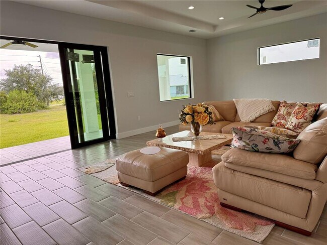 Building Photo - 178 Lime Tree Park