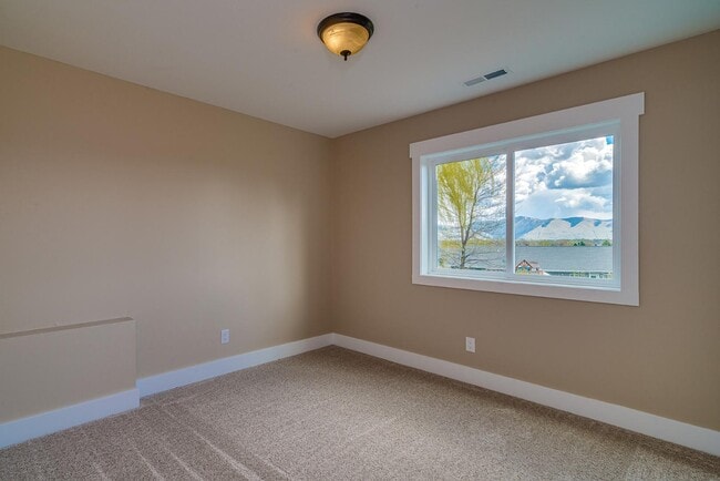 Building Photo - 7140 Buckhorn Ln