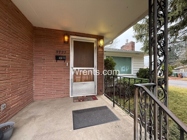 Building Photo - South Hill Charming corner lot 3 bed 2 bath in quiet neighborhood