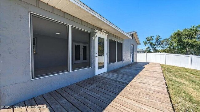 Building Photo - 122 Galiano Ct