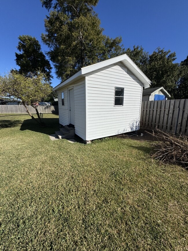 Building Photo - 1801 Carnation Ave