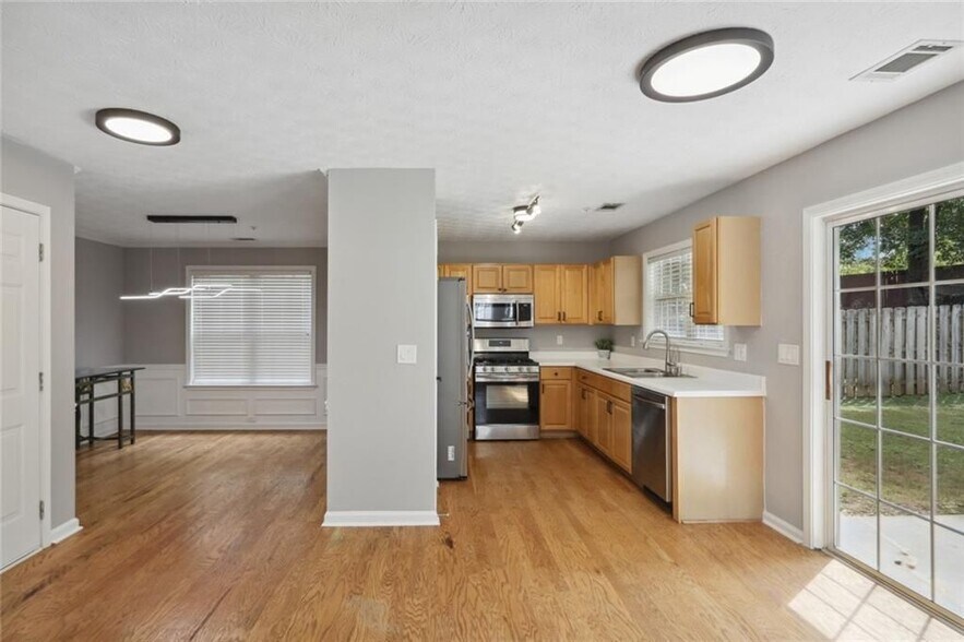 Building Photo - 1328 Glenover Way