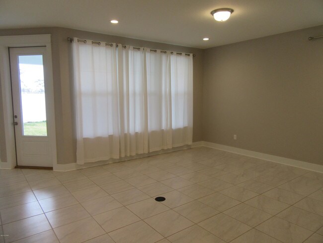 Building Photo - 1117 Blazing Star St