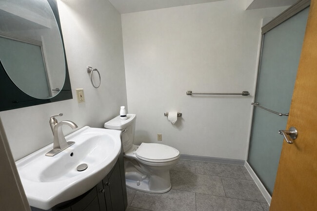 Building Photo - 107 W Baldwin St