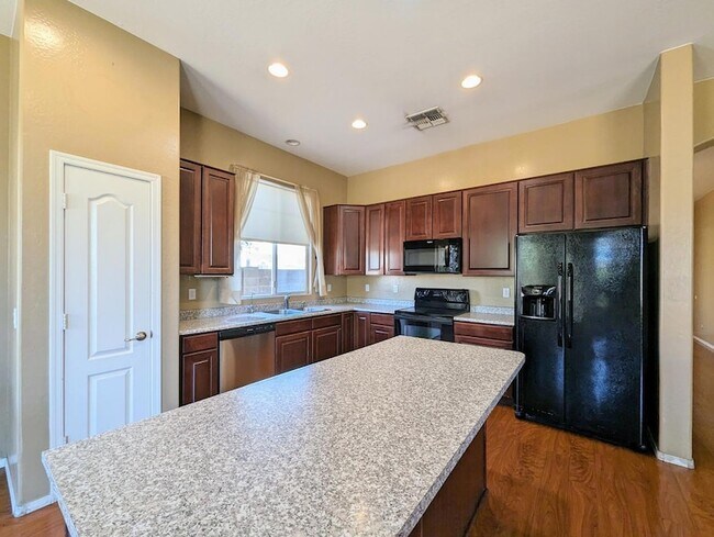 Building Photo - 3310 W Latona Rd