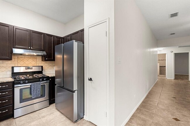 Building Photo - 1709 Whitney Way