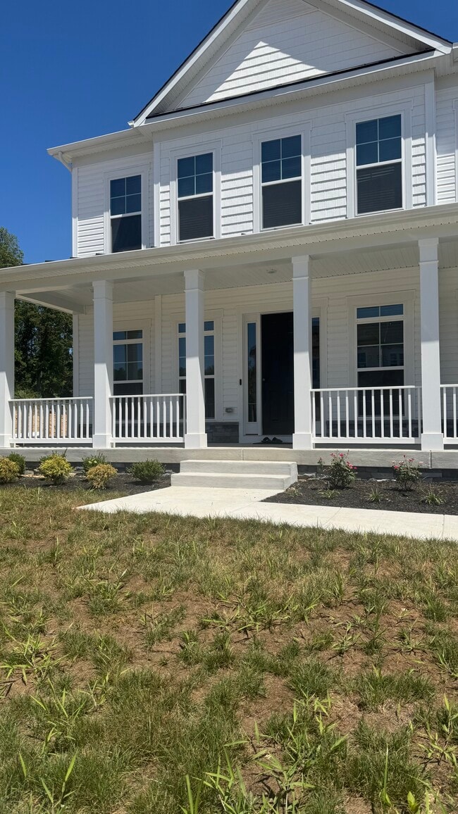 Building Photo - 402 Meadow Creek Dr