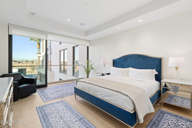 Building Photo - 6587 N Palmeraie Blvd