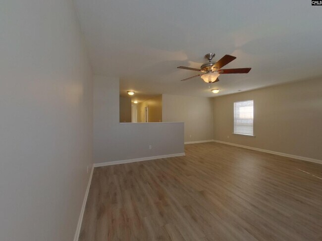 Building Photo - 226 Blazer Dr