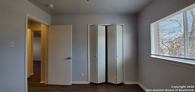 Building Photo - 2-Bed Apartment in the Heart of Universal City