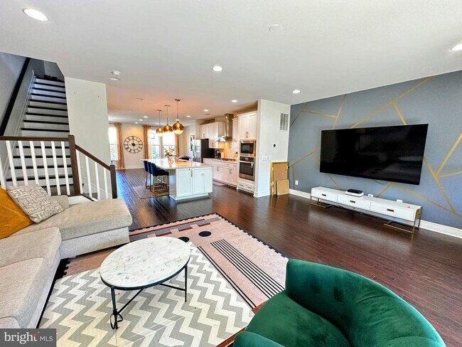 Building Photo - 23115 Cottonwillow Sq