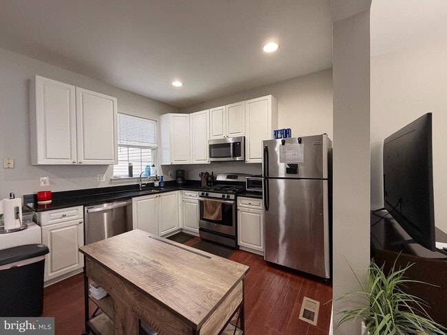 Building Photo - 20382 Farmgate Terrace