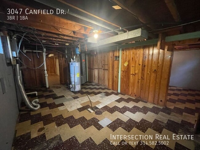 Building Photo - 3047 Canfield Dr
