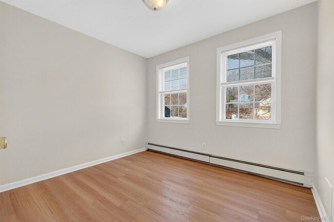 Building Photo - 17 Church St