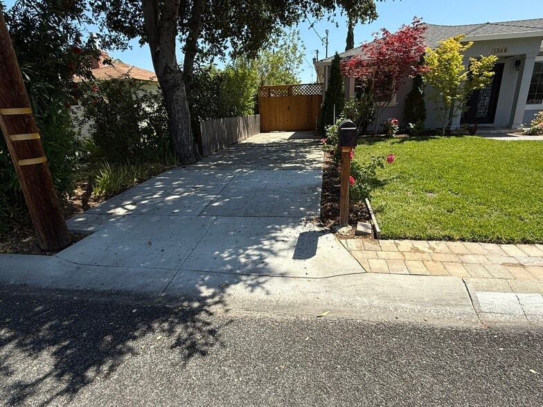 Driveway - 1368 Lillian Ave