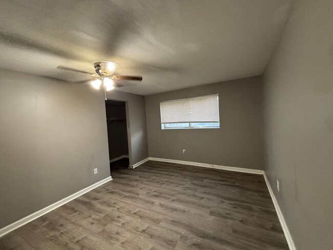 Building Photo - Spacious 4 Bedroom/ 2 Bath Home for Rent !