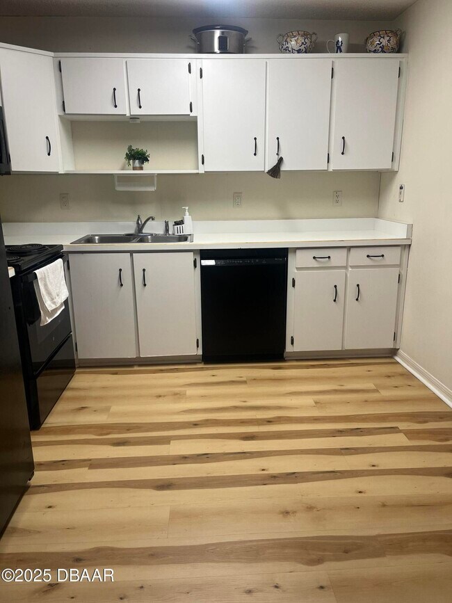 Building Photo - 1601 Big Tree Rd