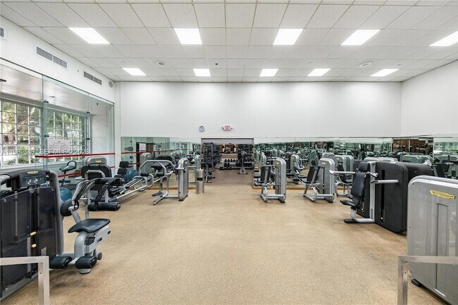 Building Photo - 2000 Towerside Terrace