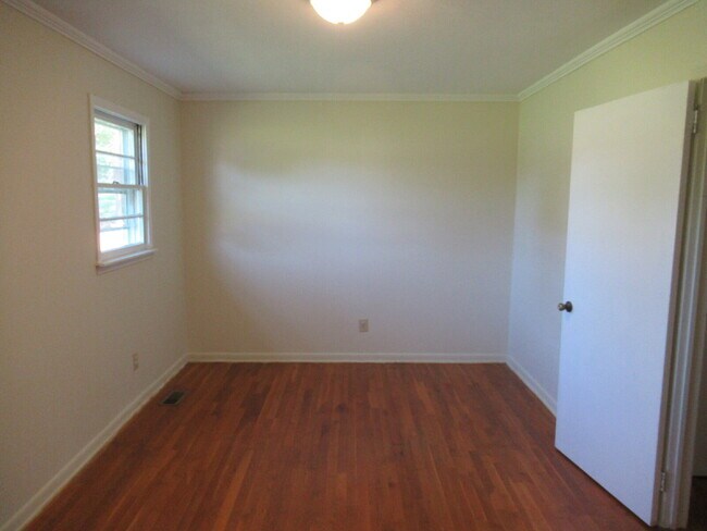 Building Photo - For Rent in the North Lincoln School District!