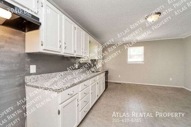 Building Photo - 3940 Davis Ln