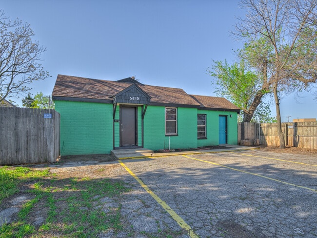 Building Photo - 5810 NW 41st St