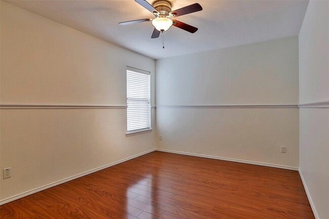 Building Photo - 15529 Landing Creek Ln