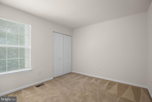 Building Photo - 502 Wind Ridge Dr