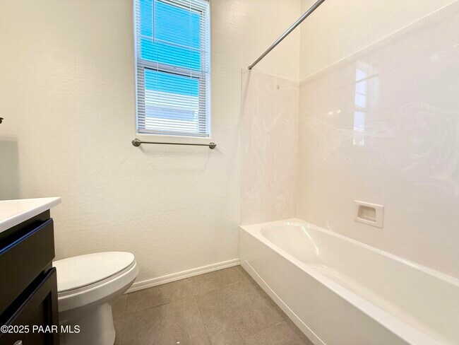 Building Photo - 5234 N Elliot Ave