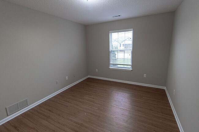 Building Photo - 4700 Fenimore Dr