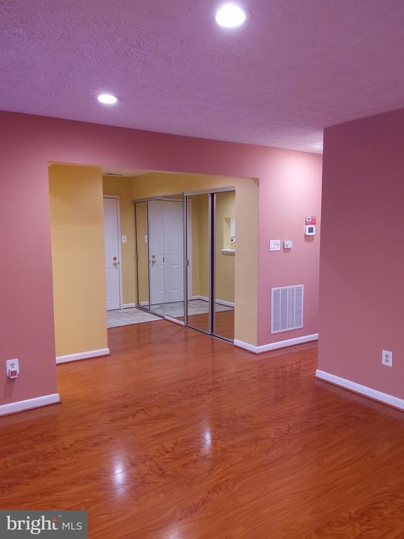 Building Photo - 2109 Woodbox Ln