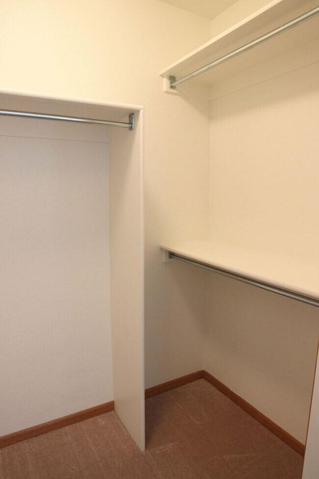 Building Photo - 3380 Saratoga St